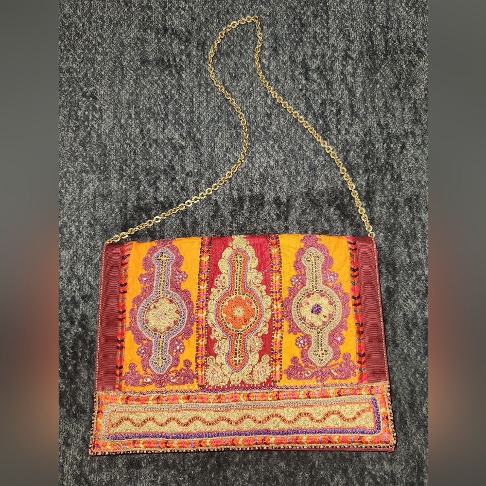 Vintage 1970s Embroidered Boho Handbag